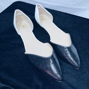 Dooballo Hera Two Tone Pointed Toe Flats, Size 8.5